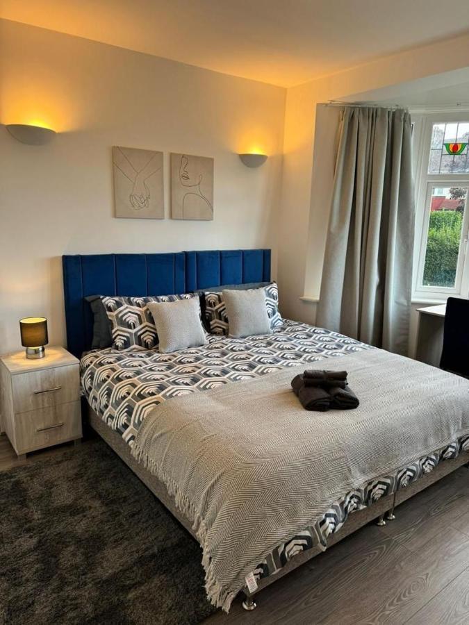 Smart Guest Rooms Fast Access To Central London Via Piccadilly Line New Southgate Ngoại thất bức ảnh