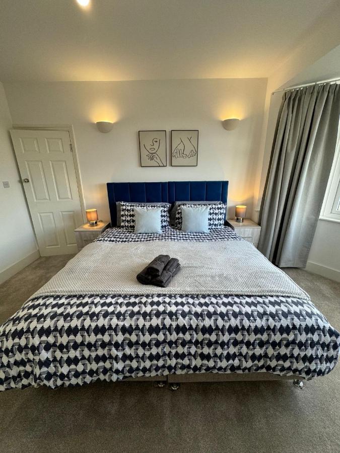 Smart Guest Rooms Fast Access To Central London Via Piccadilly Line New Southgate Ngoại thất bức ảnh