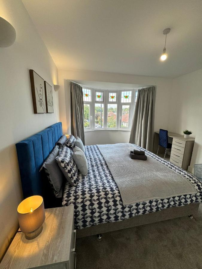 Smart Guest Rooms Fast Access To Central London Via Piccadilly Line New Southgate Ngoại thất bức ảnh