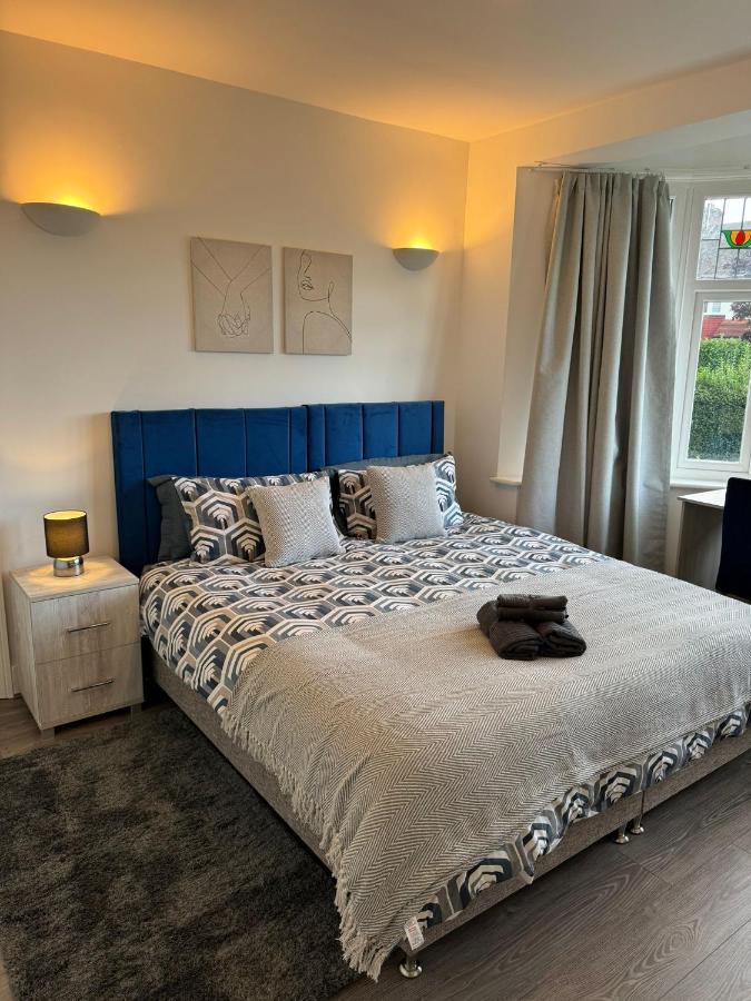 Smart Guest Rooms Fast Access To Central London Via Piccadilly Line New Southgate Ngoại thất bức ảnh